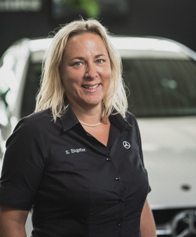 Simone Engstler, Serviceassistentin